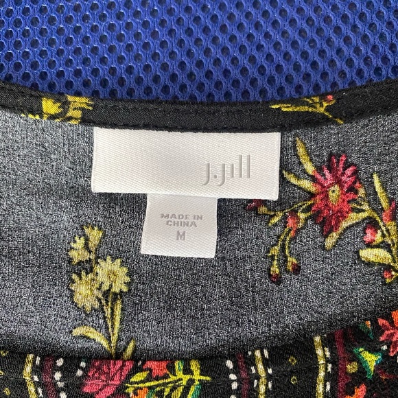 J. Jill black with red and yellow floral  top M - Picture 4 of 4